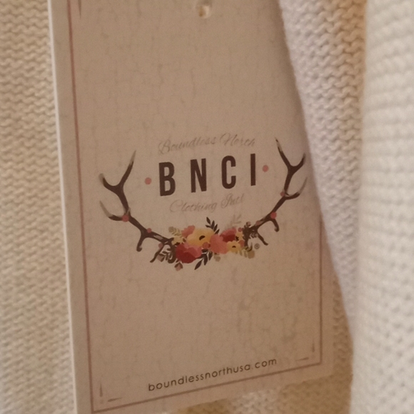 Boundless North BNCI Cable Knit Sweater - Picture 4 of 13